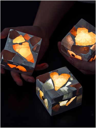 Handcrafted Night Light - Broken Light·Sugar,Random Heart Pattern,USB Recha