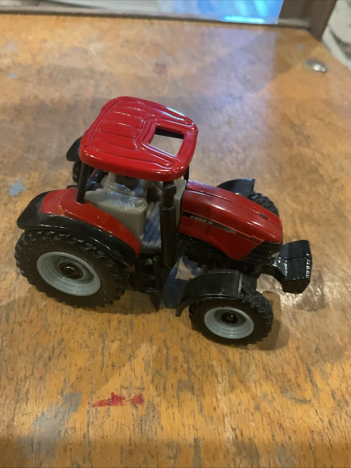 ERTL 1/64 Scale - Case International MXU135 Tractor - (4x4 Tractor) - Image 3 of 4