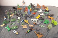 Pacchetti Con ca.65 Vintage Plastica/Kunststoff-Figuren - Cavalli, Indiani,