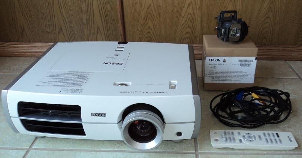 Epson PowerLite Home Cinema 8345 Projector OPEN BOX 10 Total Hours
