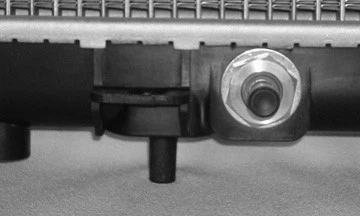 Radiator for 99-02 Infiniti G20 2.0L L4 Automatic Single Row 21460-7J113 - Image 4 of 4