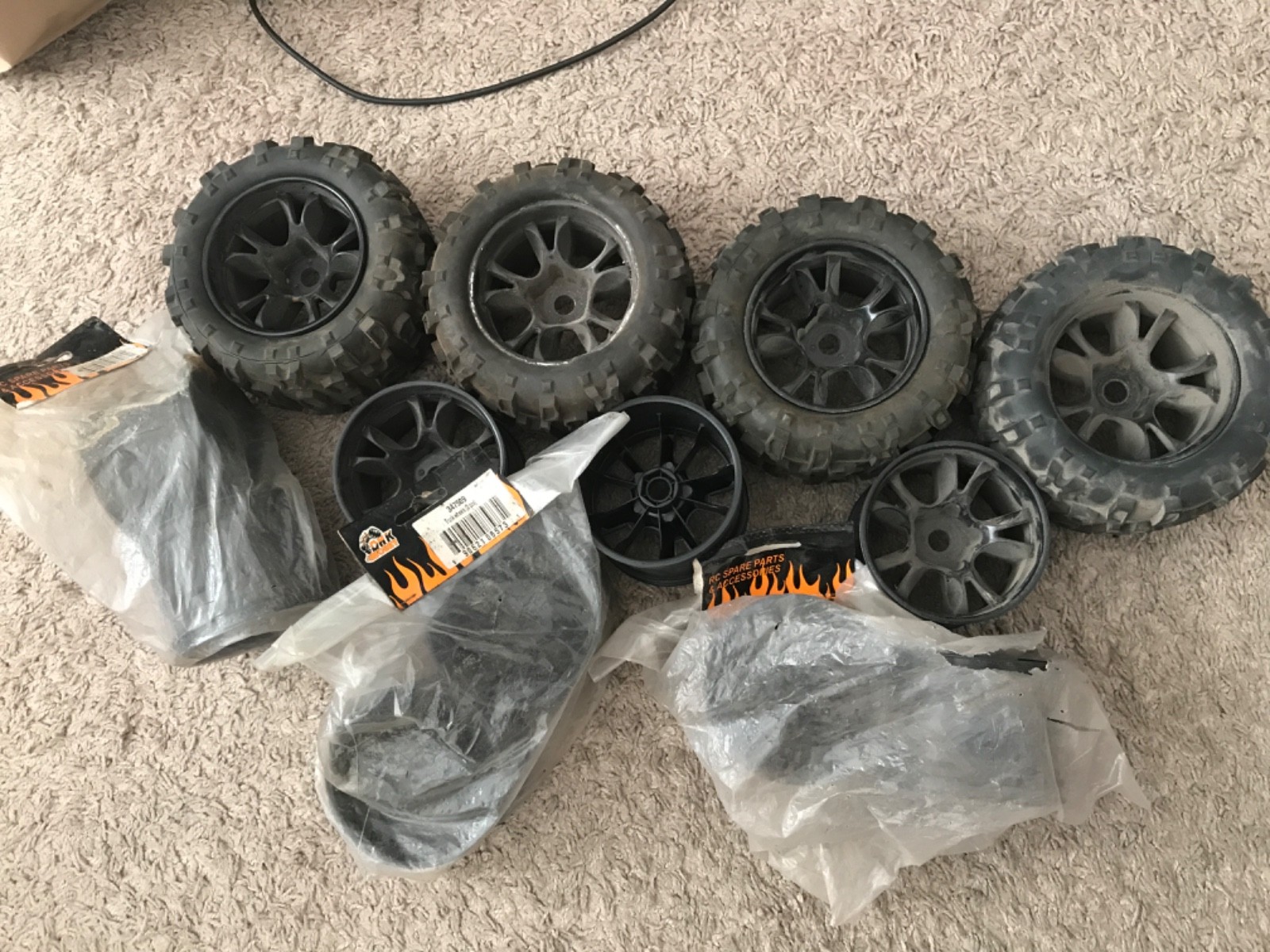 DHK Maximus #8382-704 & 347509 1/8 Rc Wheels And Tires 6 new