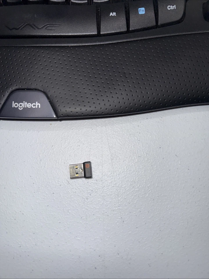 Logitech K350 M510 Teclado Inalámbrico Ergonómico Mouse Combo con Diseño Onda Foto 2 de 3