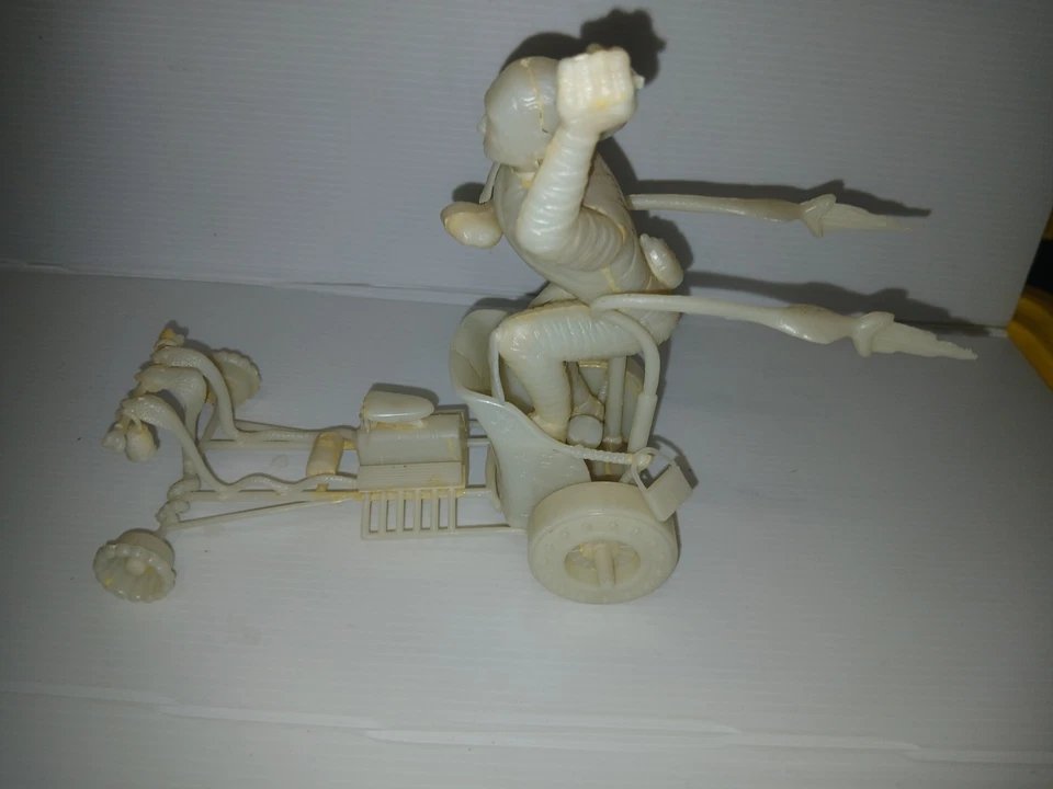 Luces polares 1997/remake de aurora - carro de momia brilla - Halloween construido Foto 3 de 4