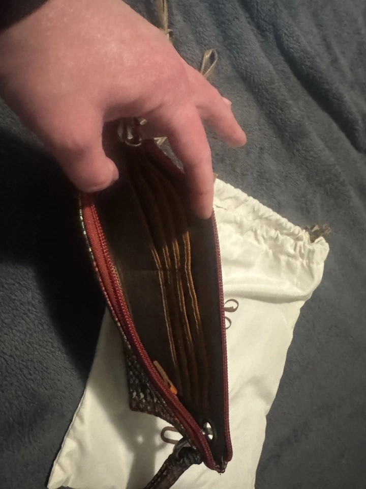 Cartera Hobo International Holiday Stripe Foto 3 de 4