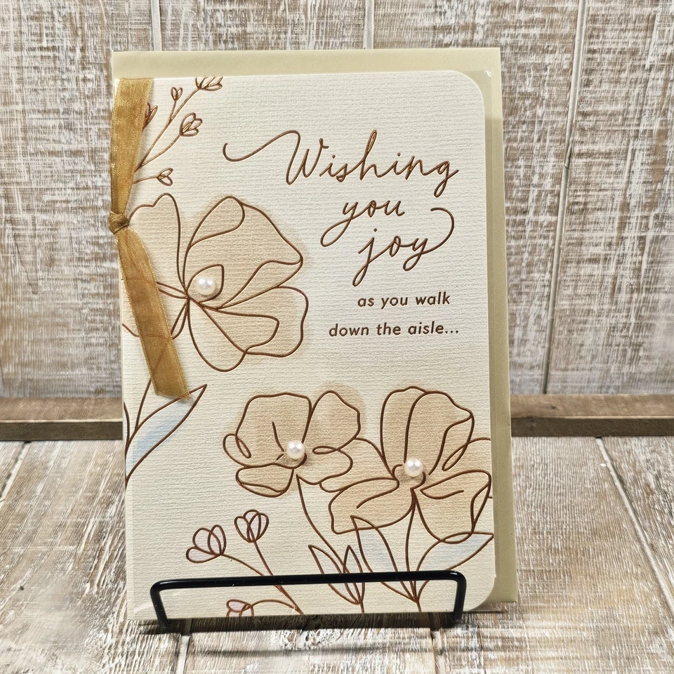 Tarjeta de felicitación de boda Hallmark 5x7 beige marrón perlas cinta Joy Love Foto 3 de 4