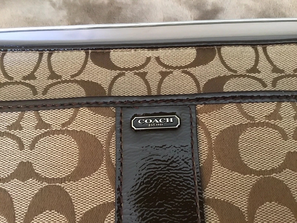 Coach Brown Cocoa Signature Universal Tablet Case  63139B NEW IN BOX - MSRP $88 - Image 2 of 4