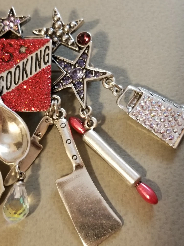 Kirks Folly Rare Cooking Pin / Pendant - Image 3 of 4