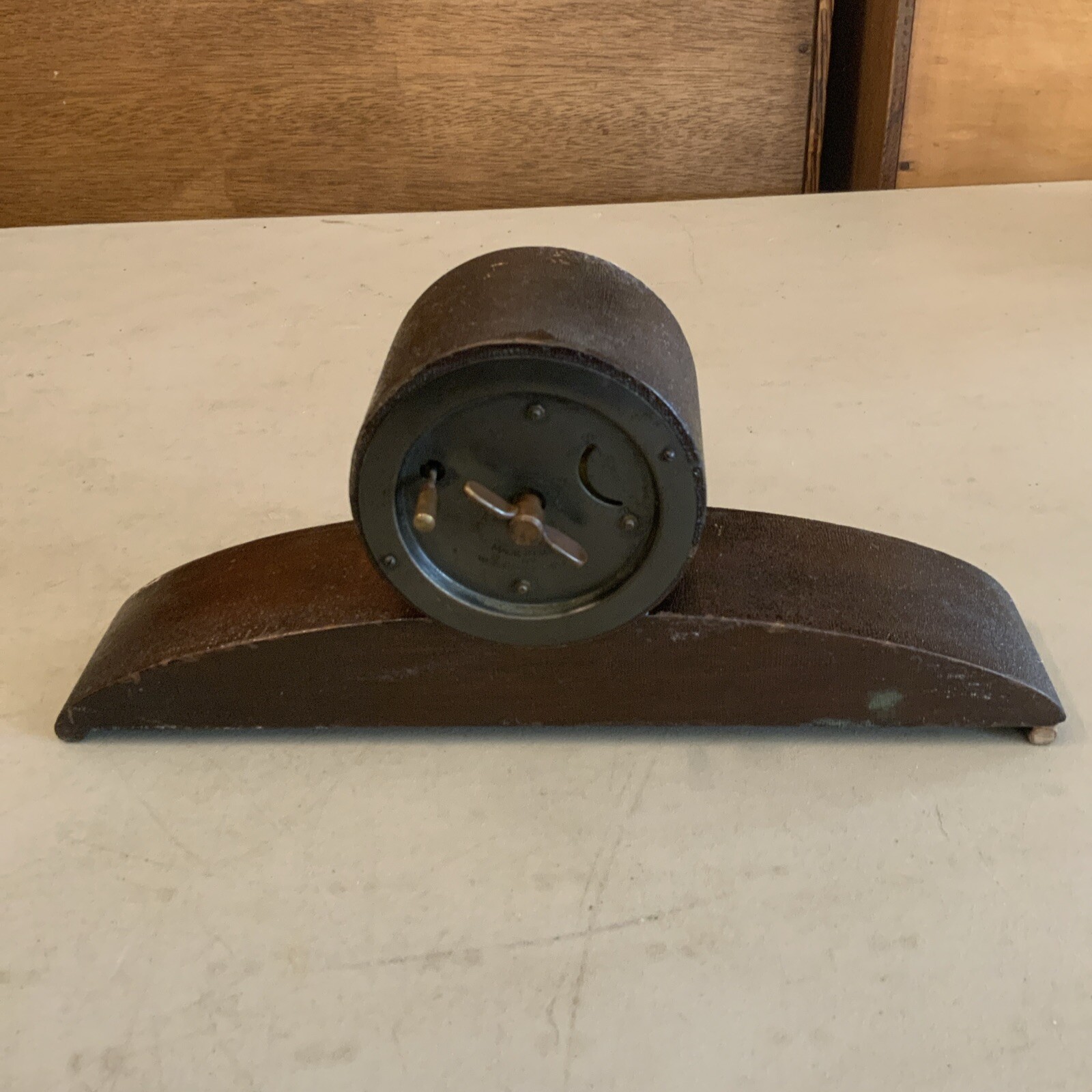 Works! VINTAGE ANTIQUE NOVELTY ART NOUVEAU WIND UP SMALL Mantle CLOCK