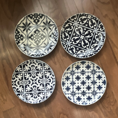 Pier 1 Set of 4 Moroccan Geometric Round Ceramic Dessert/Salad Plates Blue White