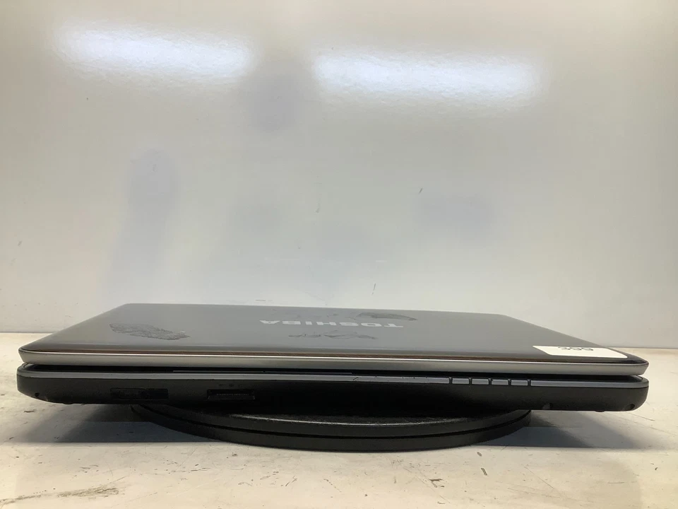 Toshiba Satellite A505-S6025 Intel i3-M330 2.13GHz 4 GB NO HDD - Image 3 of 4