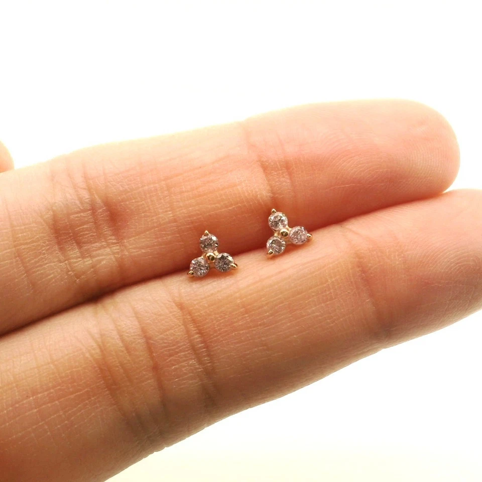 Oro Rosa 14k Diamante Rosa Natural 3 Piedras Racimo Pendiente Stud Trío Pequeña Flor Foto 2 de 4