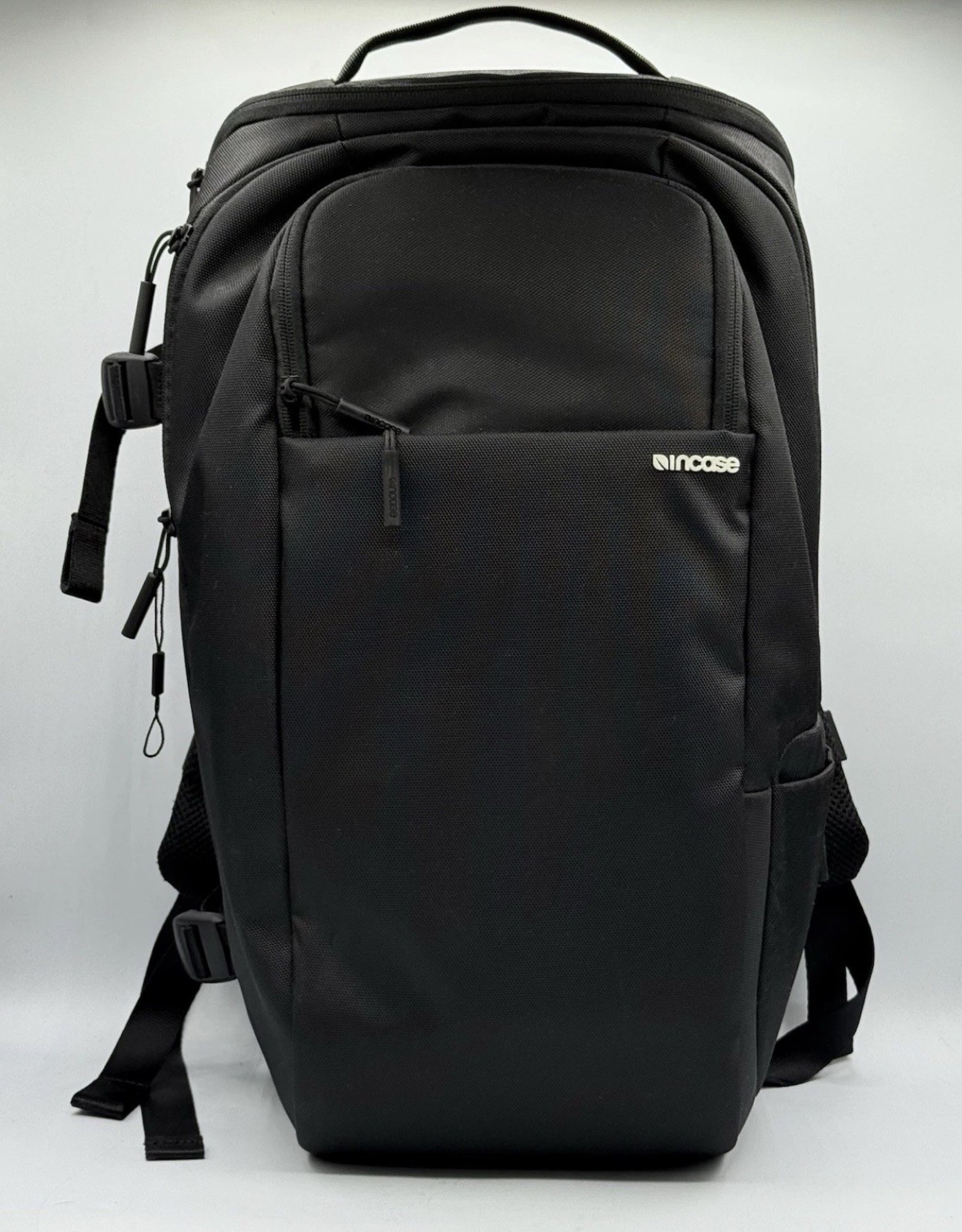 Incase DSLR Pro Pack CL58068 Used Exceptional Condition Modular Dividers Black