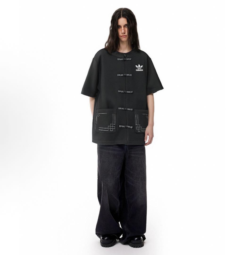 海外限定M Adidas チャイナボタン 半袖Tシャツ ブラックJD0349 Adidas Originals China button short sleeve T-shirt Black Size M