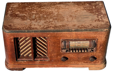 MONTGOMERY WARDS AIRLINE MODEL 93BR-563A TABLETOP PUSHBUTTON TUBE RADIO 1939