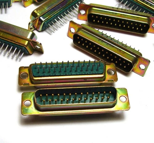 10x D-Sub Stecker, 25-polig für Platine / Print, ITT-Cannon DP-25P-OL2, NOS