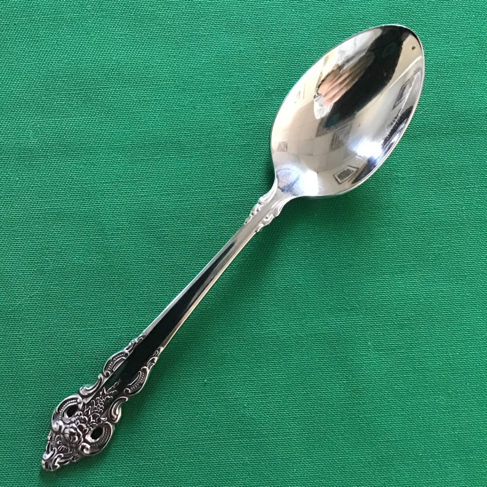 Oneida Community Cherbourg Full place Service for 4 +Hostess Serving set 24 pcs