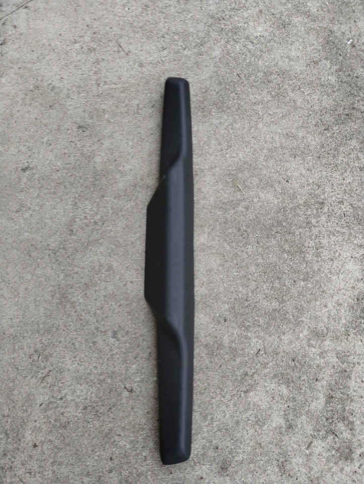 2010 Scion xB задний третий стоп-сигнал крышка отделки черный OEM 64790-12060 б/у - Изображение 4 из 4