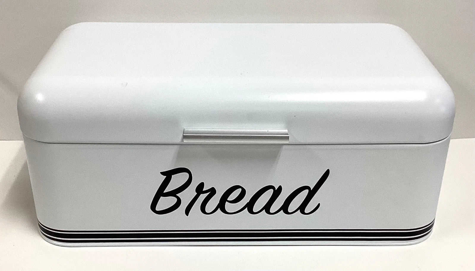 Home Basics Metal BREAD BOX New Open Box 16.7" x 9.5” x 6.5”
Opens in a new window or tab