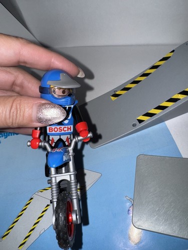 Playmobil Toys 4416 Motocross Rider & Ramp 2006 VG Motorcycle LOOK! Complete - Picture 3 of 4
