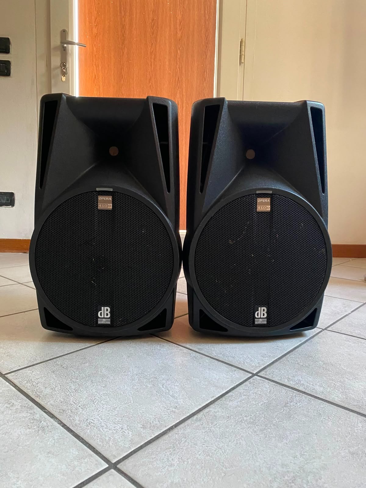 dB Technologies OPERA 410D – Coppia Diffusori Attivi PA 10"
