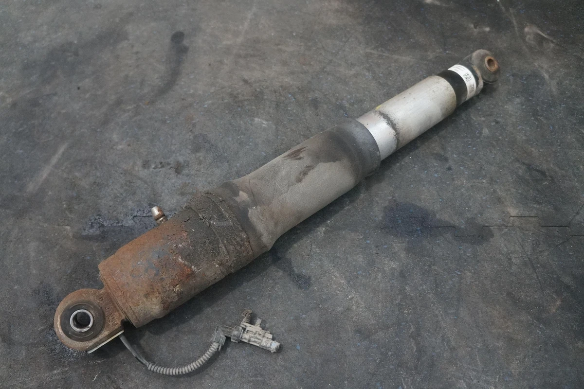 Rear Suspension Right Shock Absorber Strut 22298572 Oem Gmc Yukon 
