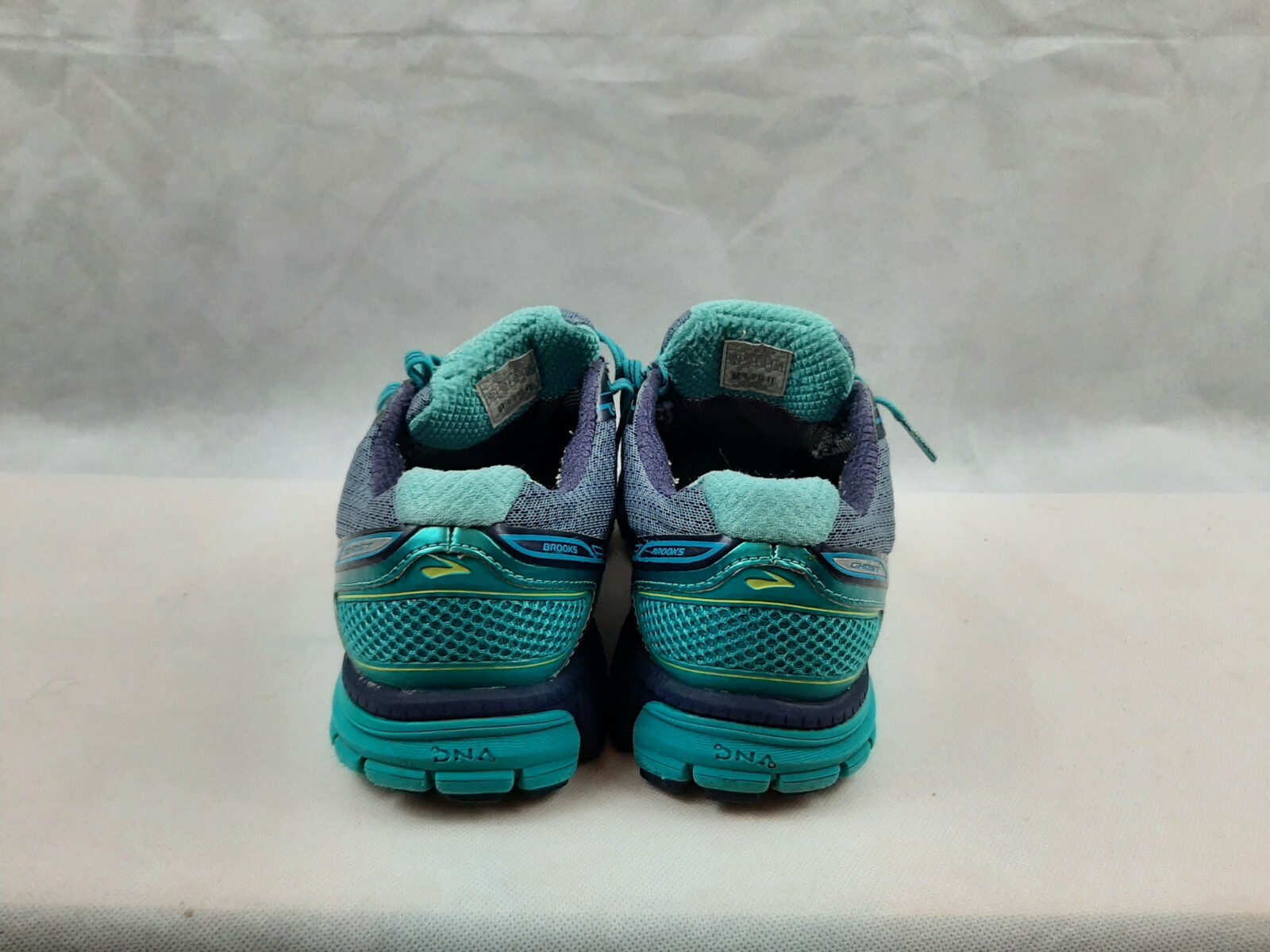 Brooks Ghost GoreTex 8th Edition 8.5 Running Sneakers Gem
