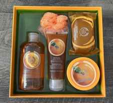 Image of The Body Shop "Satsuma Festive Picks" Bath & Body Gift Set W/ Shower Pouf 5 PCS.