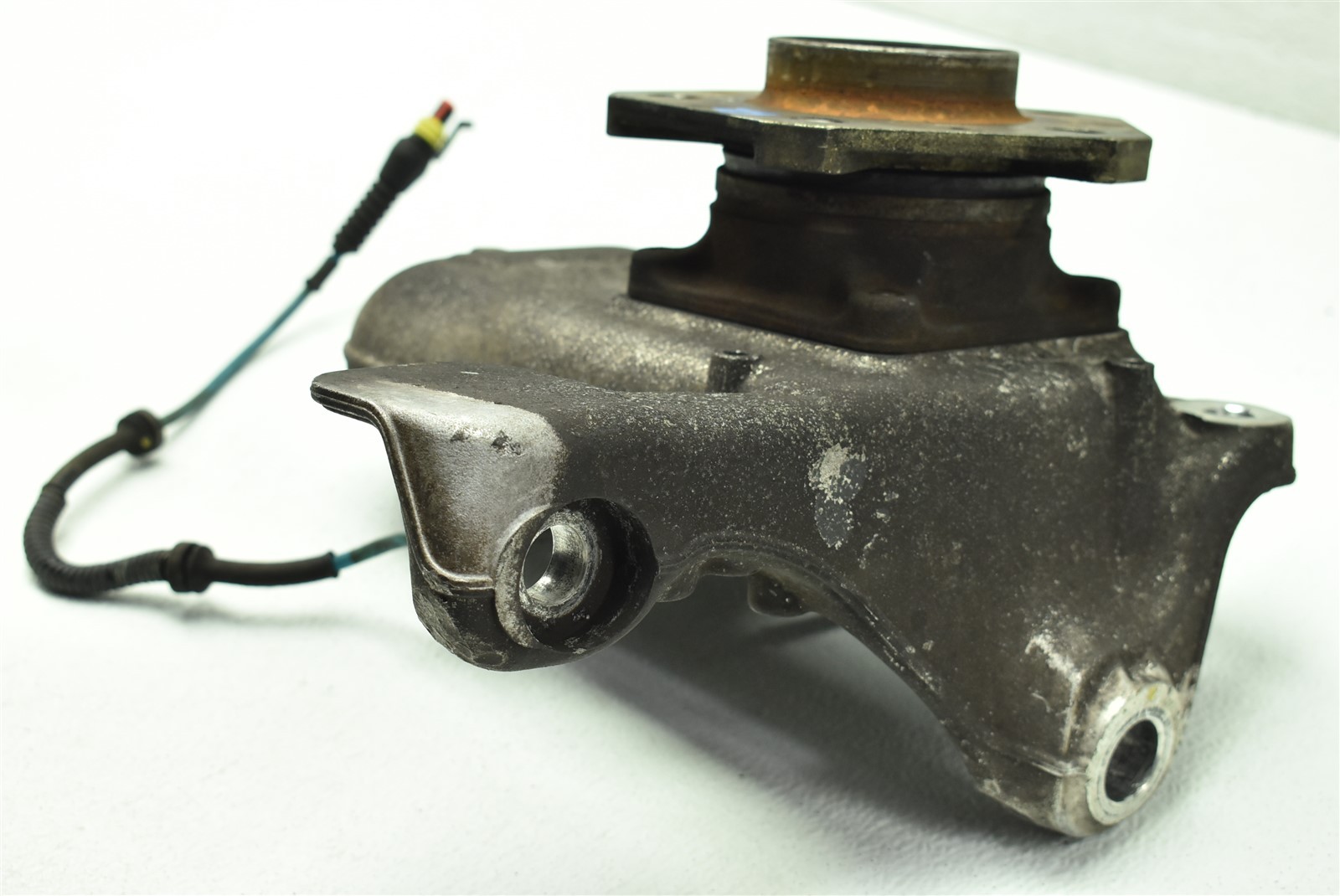 Maserati Quattroporte 2003-2012 Front Right Steering knuckle