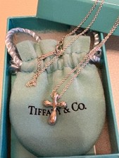 Auténtico collar colgante cruz plata esterlina 925 de Tiffany & Co. con caja