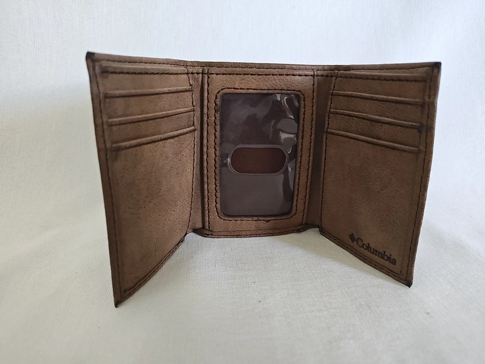 Cartera de colección Columbia para hombre de cuero marrón triple con ranuras para tarjetas y ventana de identificación Foto 3 de 4