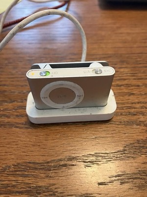 Apple iPod Shuffle 2nd Gen - Silver - 1GB - A1204 - Working w/ Original Dock