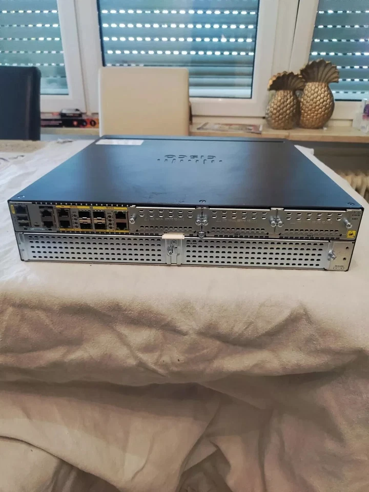 CISCO  ISR4451-X/K9 mit 1x Netzteil Router gebraucht und getestet