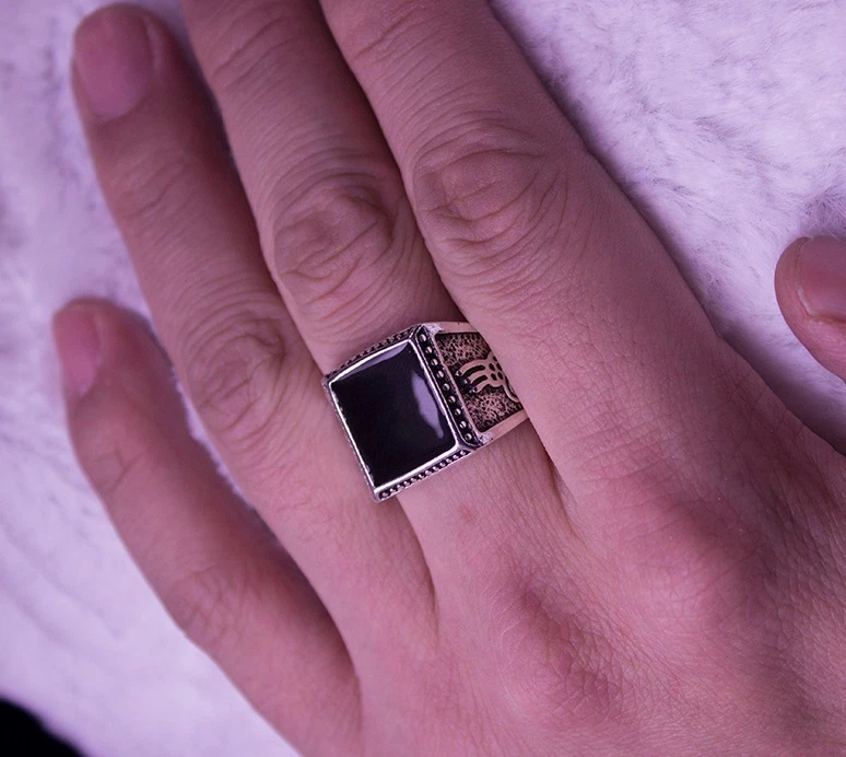 bague chevali re homme pierre plate noir carr 14mm style r tro