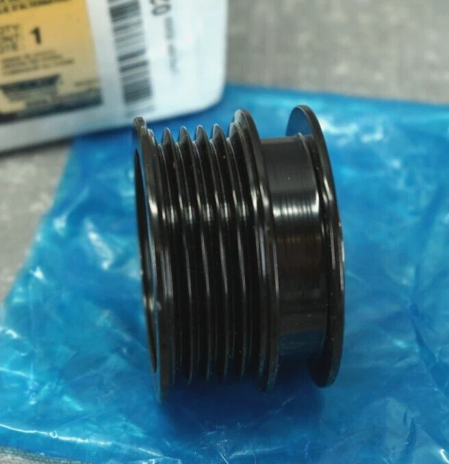 Шкив генератора переменного тока Dorman 300-883 подходит для Volkswagen Jetta Golf 2,5 л 2005 - 2011 годов выпуска - Изображение 3 из 4