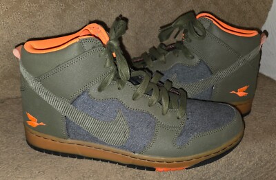 Nike Dunk CMFT Swoosh Social Club Olive Sz 10 #705433-200