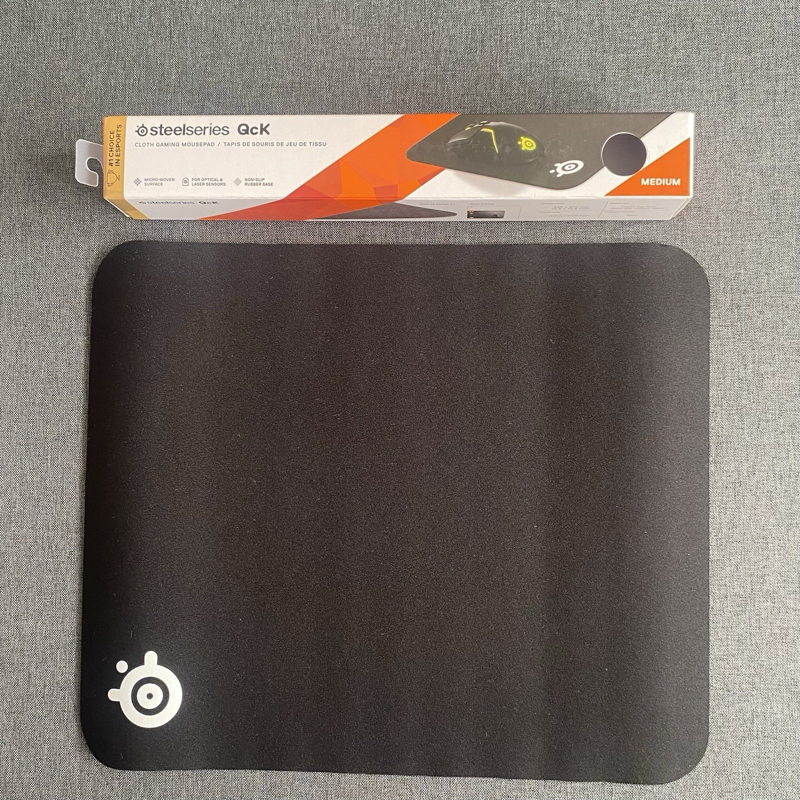 SteelSeries Gaming Mousepad QcK Cloth Medium Black 320 x 270 x 2mm Rubber Base