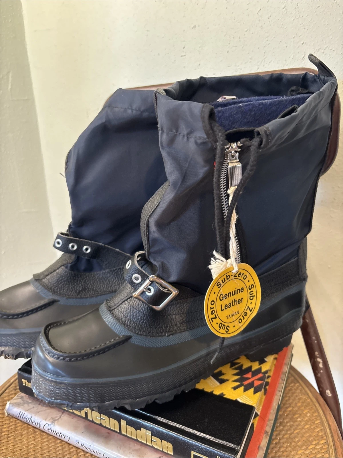 VTG New Holiday Winter Snowmobile Snow Boots 11 Black/ Navy Thick Wool RARE!
Opens in a new window o