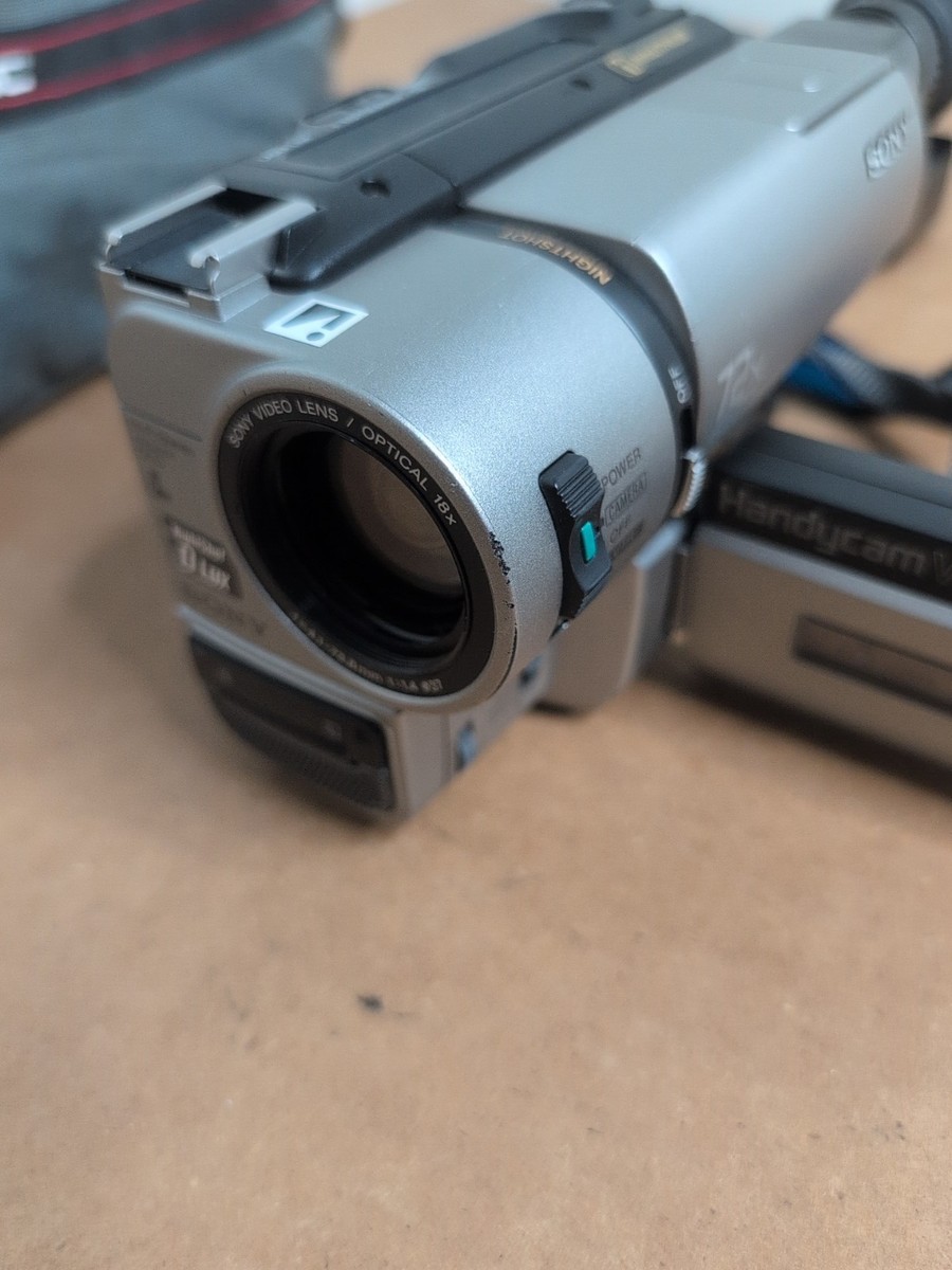 SONY ビデオカメラ　CCD-TRV65 Sony Handycam CCD-TRV65 Camcorder with Tapeless Setup | Tested