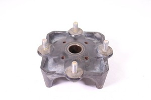 2018 CAN AM MAVERICK X3 TURBO R XRS REAR WHEEL HUB 705502122