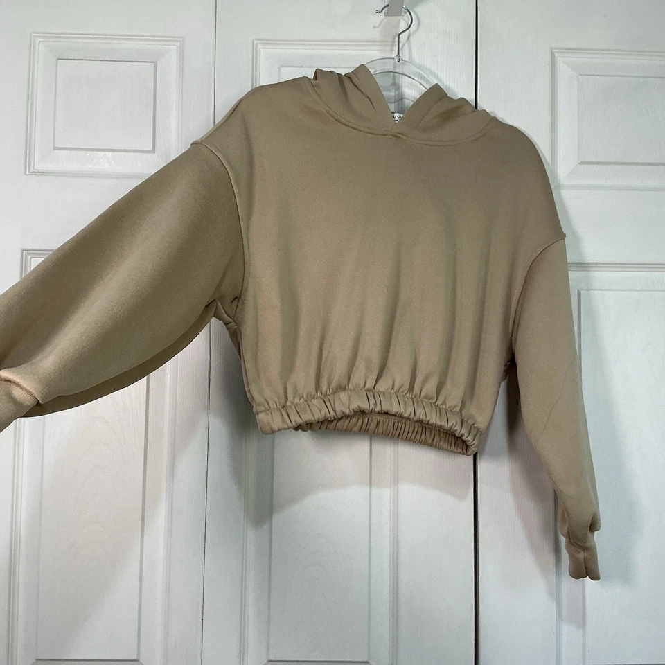🌹 Moletom com capuz Jeana Bond bronzeado cropped - Pequeno - Imagem 2 de 4