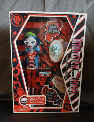 #ad Monster High Ghoulia Yelps First Wave NIB *Damaged Box READ* Mattel 2010 $235.00