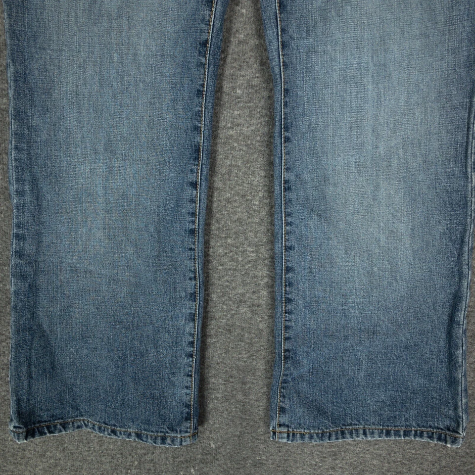 Pantalones de mezclilla Y2K descoloridos Glory tiro bajo acampanados para mujer Petite 4P descoloridos oscuros lavados bolsillos Foto 4 de 4