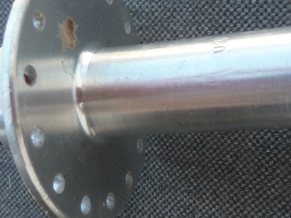 Moyeu arrière vintage – Axe 28 trous – Fixie / Piste – Atom 1979