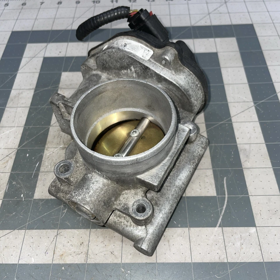 2005 2007 Ford Five Hundred 500 Throttle Body Throttle Assembly - Image 3 of 4