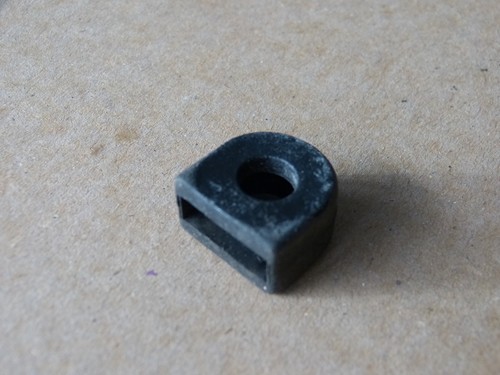 VW Golf 1 Cabrio Gummi Heckklappe Kofferraumklappe Dämpfer Karaosserie RS1