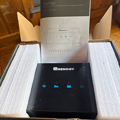 Renogy Dual Input DC-DC Solarladeregler MPPT 12 V 50 A für Boot/Wohnmobil