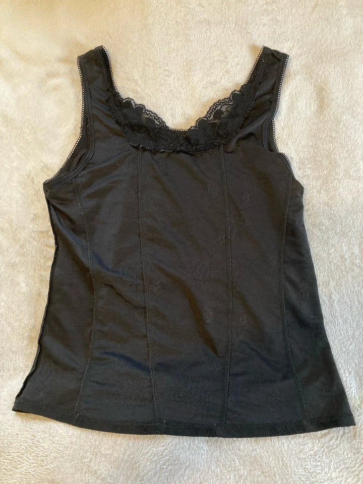 Camisola negra talla grande Body Form con detalles de encaje Foto 4 de 4