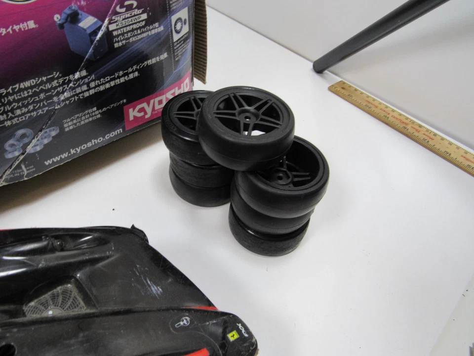 Kyosho PureTen EP Fazer VE w/ Ferrari FXX body 1/10-scale 4WD electric - Image 4 of 4