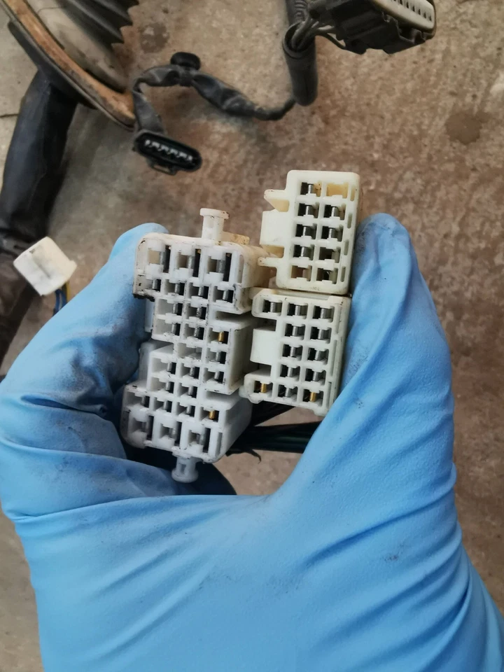 2003 Toyota Tacoma Double Cab Engine Harness 3.4L 5vzfe 4x4 A/T 82121-3M370 - Image 3 of 4